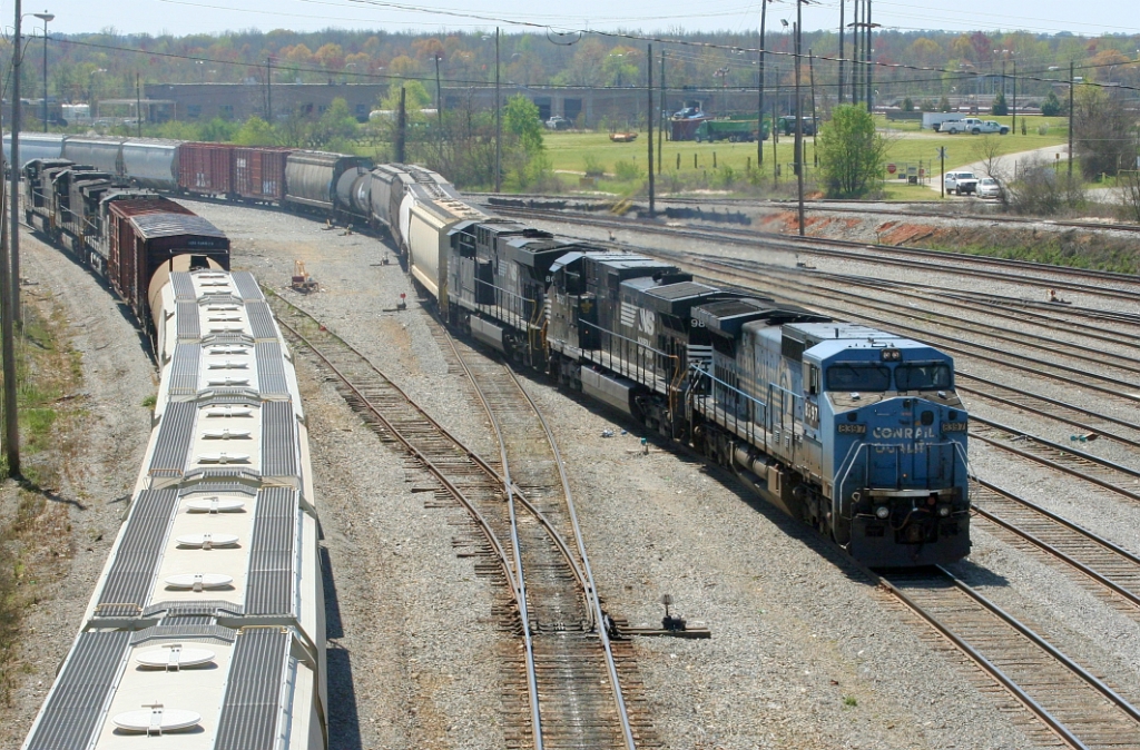 NS 8397 leading SB freight